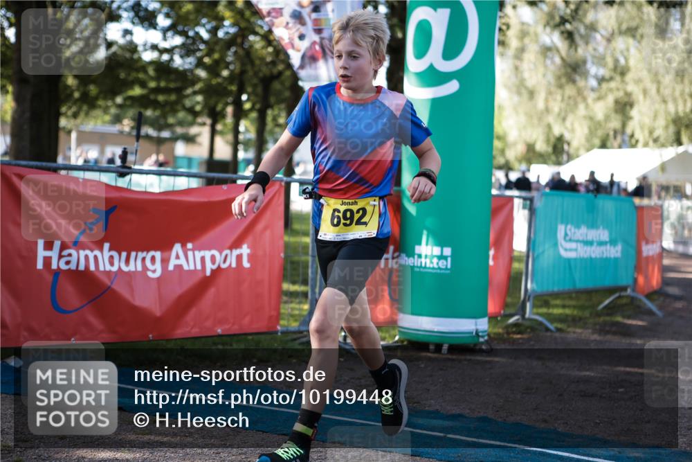 06.09.2026 - 20. Norderstedt Triathlon H.Heesch http://msf.ph/oto/10199448 06.09.2026 09:48:48 Ziel 669, 692 meine-sportfotos.de