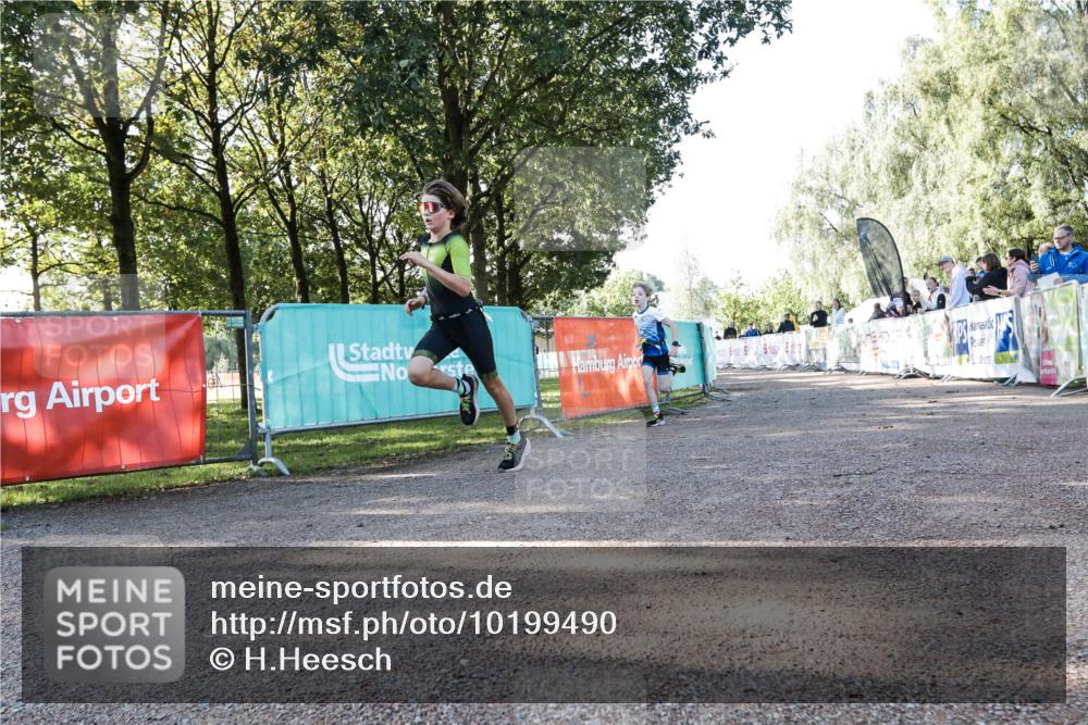 06.09.2026 - 20. Norderstedt Triathlon H.Heesch http://msf.ph/oto/10199490 06.09.2026 09:44:55 Ziel 602, 622 meine-sportfotos.de