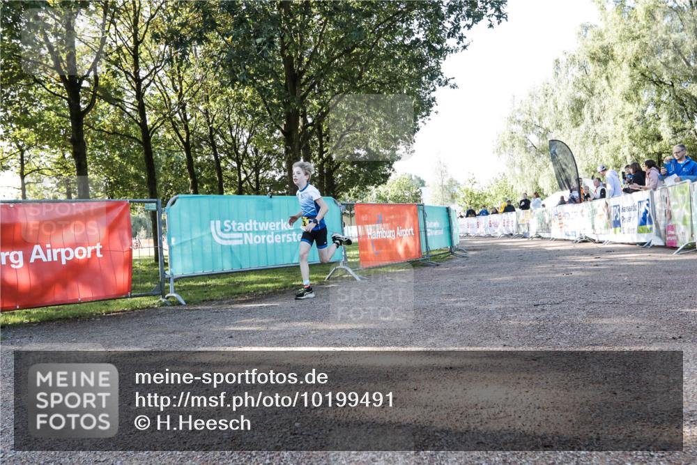 06.09.2026 - 20. Norderstedt Triathlon H.Heesch http://msf.ph/oto/10199491 06.09.2026 09:44:55 Ziel 602, 622 meine-sportfotos.de