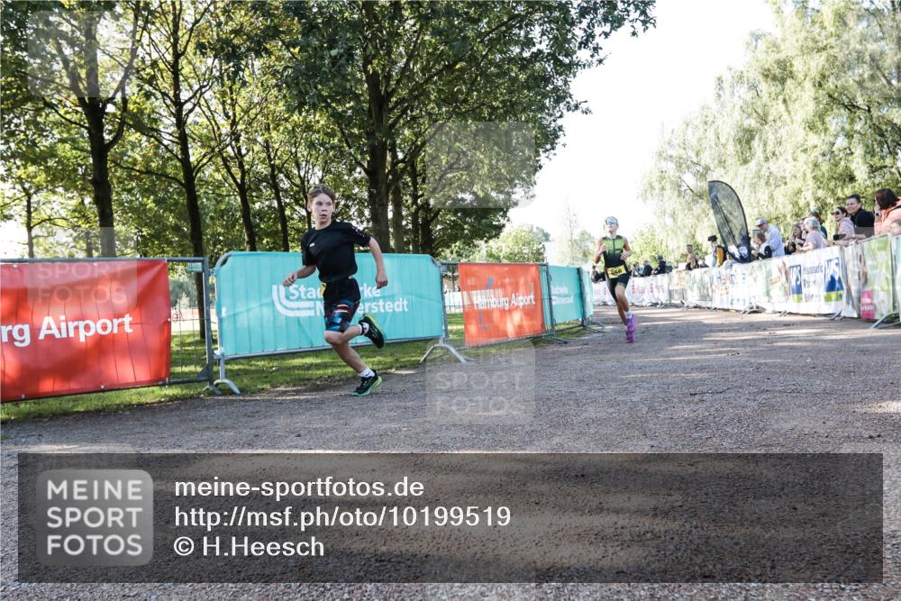 06.09.2026 - 20. Norderstedt Triathlon H.Heesch http://msf.ph/oto/10199519 06.09.2026 09:48:01 Ziel 656, 673 meine-sportfotos.de