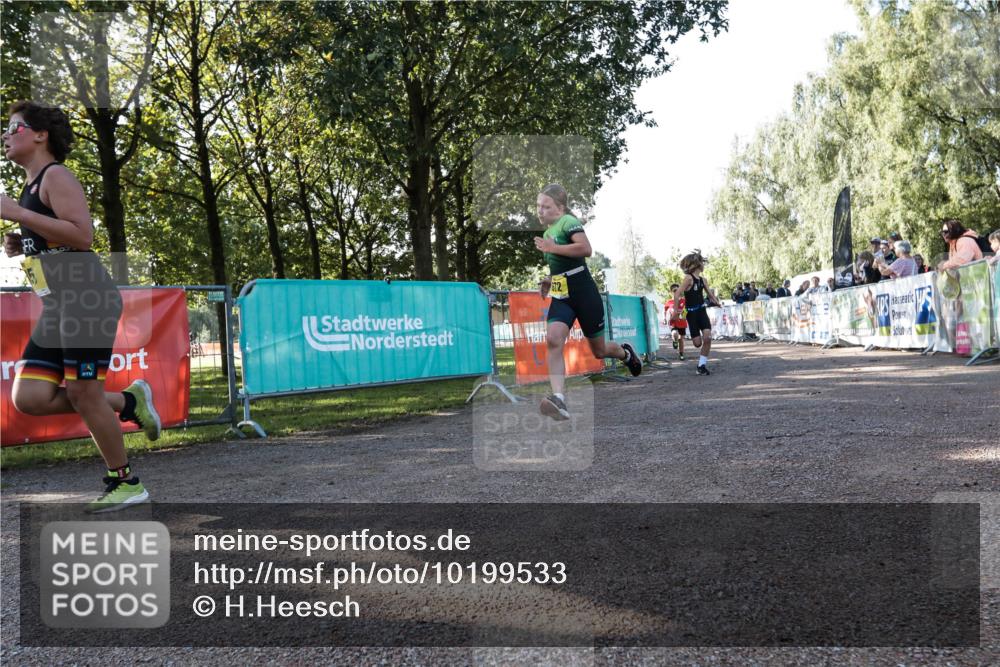 06.09.2026 - 20. Norderstedt Triathlon H.Heesch http://msf.ph/oto/10199533 06.09.2026 09:49:09 Ziel 609, 635, 642, 672, 691 meine-sportfotos.de