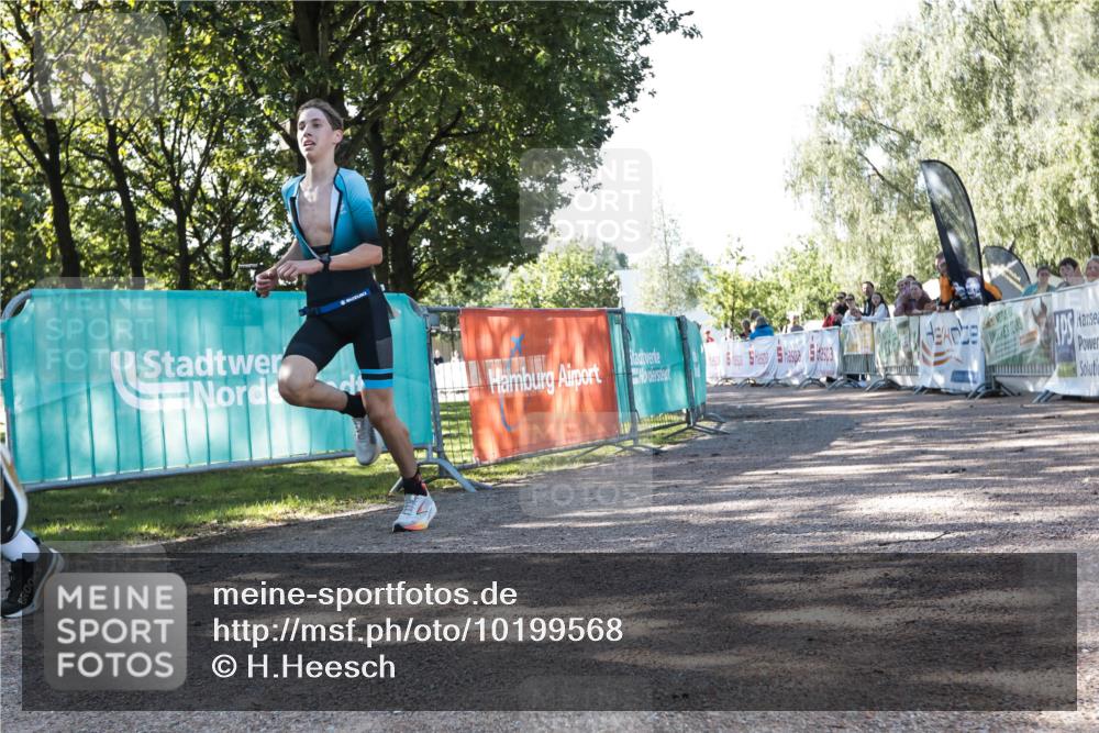 06.09.2026 - 20. Norderstedt Triathlon H.Heesch http://msf.ph/oto/10199568 06.09.2026 10:40:12 Ziel 718, 756 meine-sportfotos.de