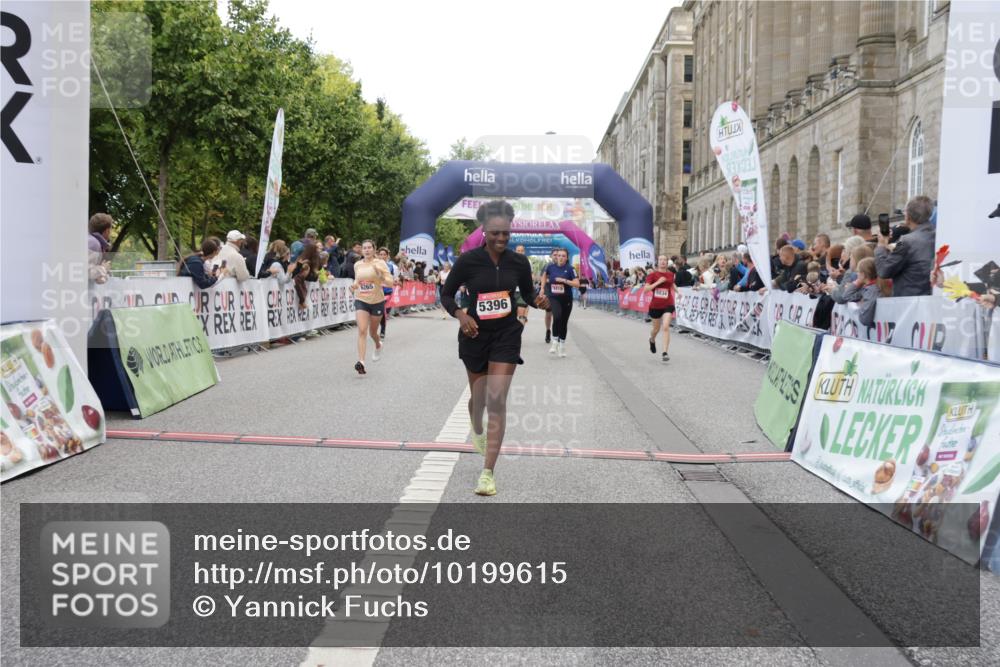 06.09.2026 - CURREX Alsterlauf Yannick Fuchs http://msf.ph/oto/10199615 06.09.2026 10:07:30 Ziel 2883, 3012, 3419, 3566, 3927, 4208, 4561, 4901, 5261, 5396, 5634, 6265, 6319, 6320, 6368 meine-sportfotos.de