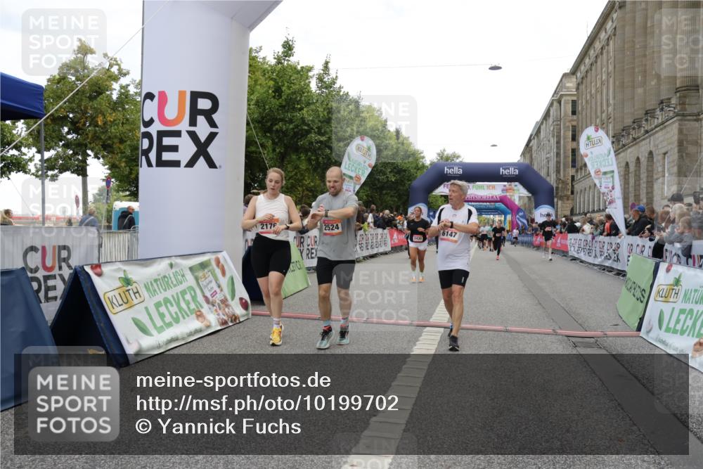 06.09.2026 - CURREX Alsterlauf Yannick Fuchs http://msf.ph/oto/10199702 06.09.2026 10:07:40 Ziel 2176, 2430, 2524, 3012, 3419, 3705, 3706, 4208, 4473, 4561, 5261, 5338, 5633, 5634, 6147 meine-sportfotos.de