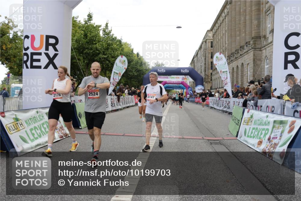 06.09.2026 - CURREX Alsterlauf Yannick Fuchs http://msf.ph/oto/10199703 06.09.2026 10:07:40 Ziel 2176, 2430, 2524, 3012, 3419, 3705, 3706, 4208, 4473, 4561, 5261, 5338, 5633, 5634, 6147 meine-sportfotos.de