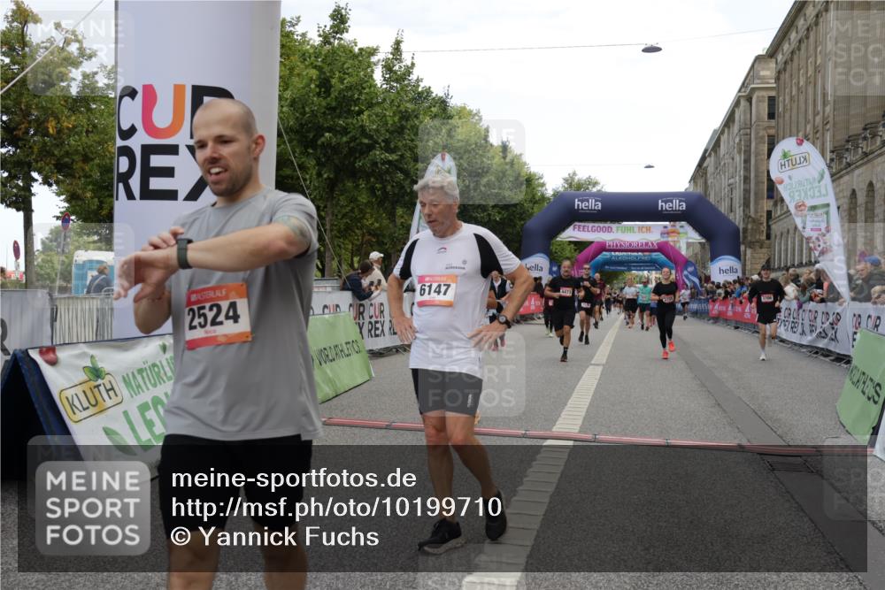 06.09.2026 - CURREX Alsterlauf Yannick Fuchs http://msf.ph/oto/10199710 06.09.2026 10:07:42 Ziel 2176, 2430, 2524, 3576, 3705, 3706, 4473, 4561, 5338, 5633, 6147 meine-sportfotos.de
