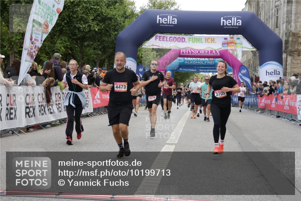 06.09.2026 - CURREX Alsterlauf Yannick Fuchs http://msf.ph/oto/10199713 06.09.2026 10:07:43 Ziel 1316, 2176, 2430, 2524, 3576, 3705, 3706, 4473, 5338, 5633, 6147 meine-sportfotos.de