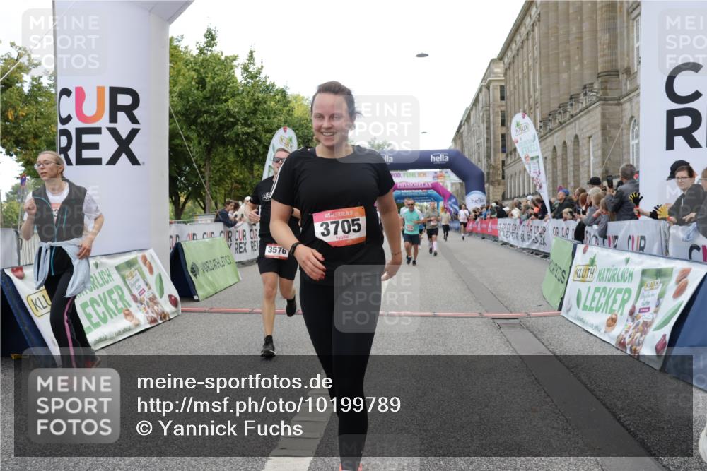 06.09.2026 - CURREX Alsterlauf Yannick Fuchs http://msf.ph/oto/10199789 06.09.2026 10:07:46 Ziel 1316, 2176, 2430, 2524, 2654, 3092, 3576, 3705, 3706, 4419, 4473, 5338, 5860, 6147, 6176, 6223 meine-sportfotos.de