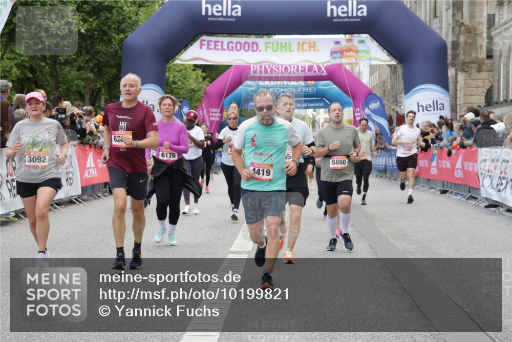 06.09.2026 - CURREX Alsterlauf Yannick Fuchs http://msf.ph/oto/10199821 06.09.2026 10:07:48 Ziel 1316, 2123, 2387, 2430, 2654, 3092, 3576, 3705, 3706, 3722, 3723, 4419, 4473, 5338, 5587, 5791, 5860, 6044, 6176, 6223, 6382 meine-sportfotos.de