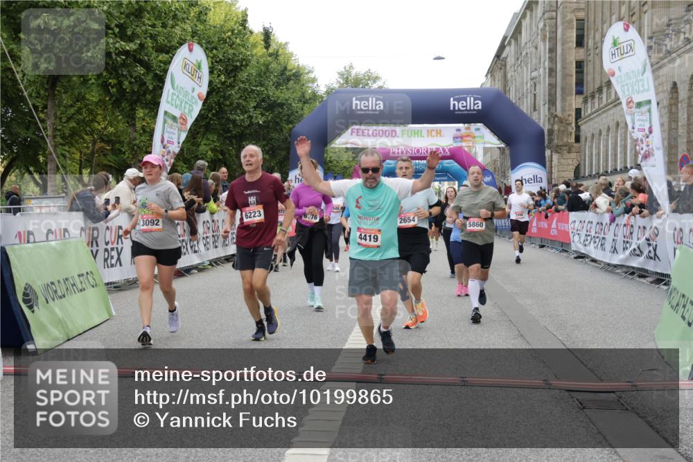 06.09.2026 - CURREX Alsterlauf Yannick Fuchs http://msf.ph/oto/10199865 06.09.2026 10:07:49 Ziel 1316, 2123, 2387, 2430, 2654, 2933, 3092, 3576, 3705, 3706, 3722, 3723, 4419, 4473, 5338, 5587, 5588, 5791, 5860, 6044, 6176, 6223, 6382 meine-sportfotos.de