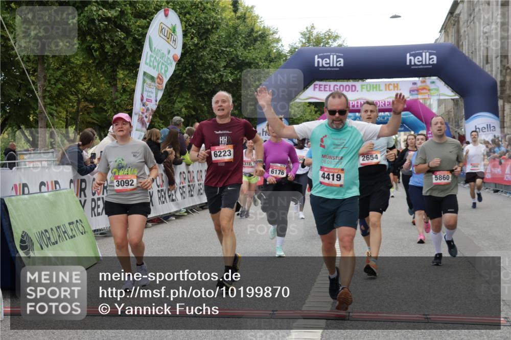06.09.2026 - CURREX Alsterlauf Yannick Fuchs http://msf.ph/oto/10199870 06.09.2026 10:07:49 Ziel 1316, 2123, 2387, 2430, 2654, 2933, 3092, 3576, 3705, 3706, 3722, 3723, 4419, 4473, 5338, 5587, 5588, 5791, 5860, 6044, 6176, 6223, 6382 meine-sportfotos.de