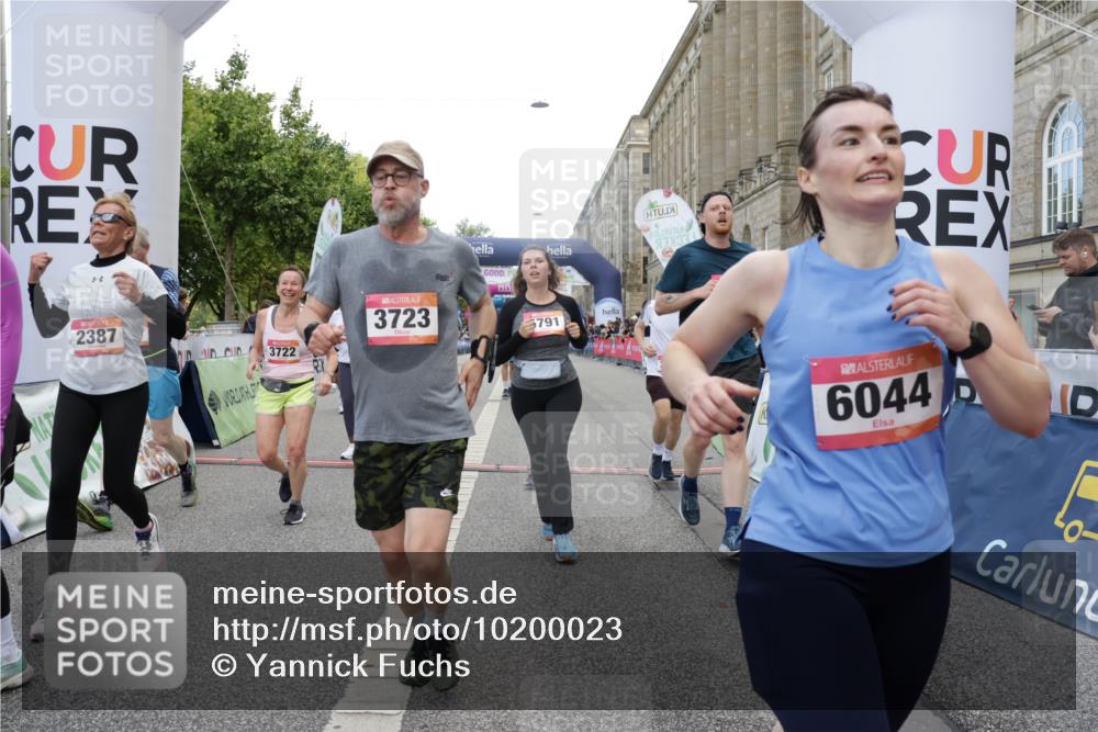 06.09.2026 - CURREX Alsterlauf Yannick Fuchs http://msf.ph/oto/10200023 06.09.2026 10:07:54 Ziel 1316, 2123, 2387, 2654, 2933, 3092, 3296, 3722, 3723, 3757, 3758, 3915, 3916, 3932, 4419, 5324, 5587, 5588, 5791, 5860, 6044, 6176, 6223, 6382 meine-sportfotos.de