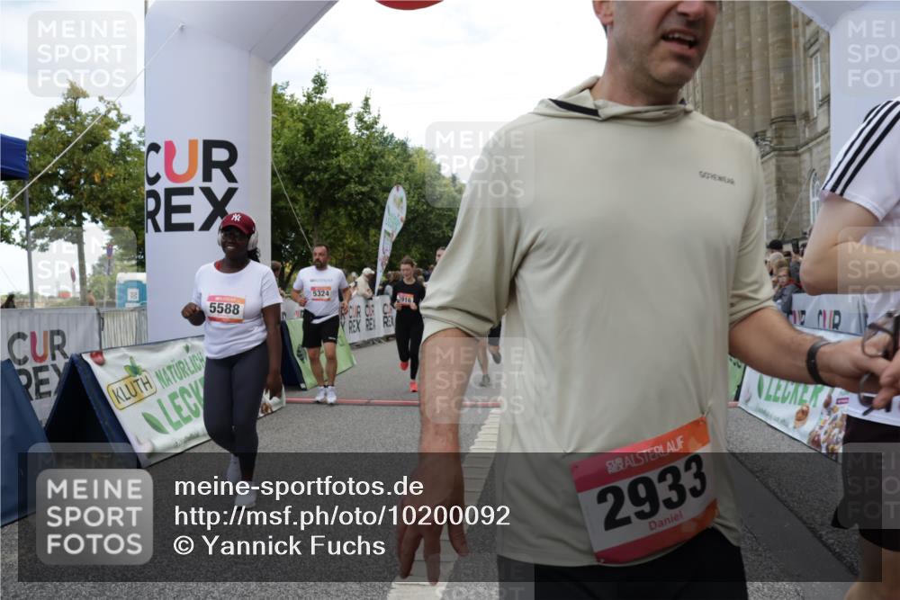 06.09.2026 - CURREX Alsterlauf Yannick Fuchs http://msf.ph/oto/10200092 06.09.2026 10:07:56 Ziel 2123, 2387, 2654, 2933, 3092, 3296, 3722, 3723, 3757, 3758, 3915, 3916, 3932, 4159, 4419, 5324, 5587, 5588, 5597, 5791, 5860, 6044, 6168, 6176, 6223, 6382 meine-sportfotos.de