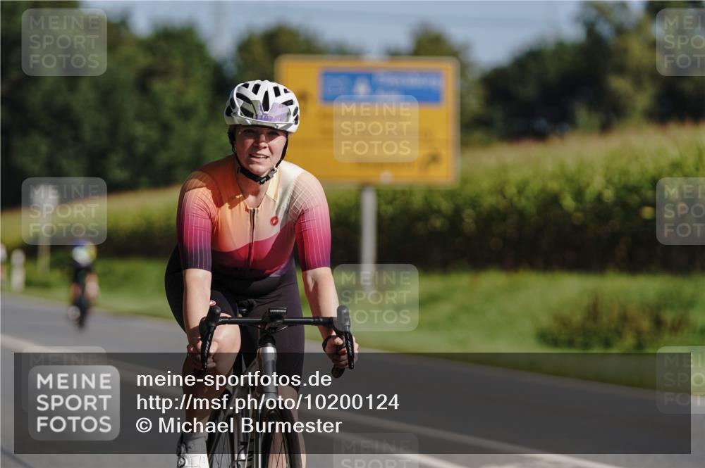 06.09.2026 - 20. Norderstedt Triathlon Michael Burmester http://msf.ph/oto/10200124 06.09.2026 10:29:17 Radfahren 1197 meine-sportfotos.de