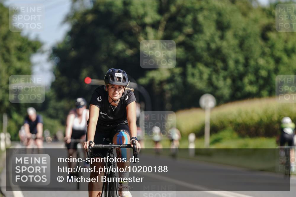 06.09.2026 - 20. Norderstedt Triathlon Michael Burmester http://msf.ph/oto/10200188 06.09.2026 10:32:06 Radfahren 1215, 1226, 1232 meine-sportfotos.de