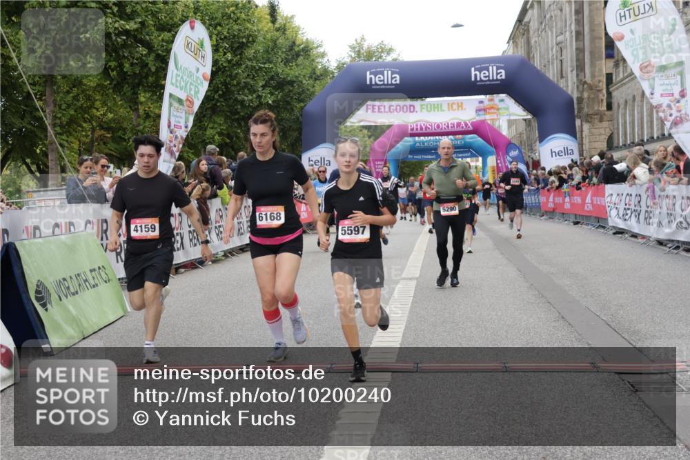06.09.2026 - CURREX Alsterlauf Yannick Fuchs http://msf.ph/oto/10200240 06.09.2026 10:08:00 Ziel 2387, 2933, 3296, 3666, 3722, 3723, 3757, 3758, 3915, 3916, 3932, 4159, 5256, 5290, 5324, 5587, 5588, 5597, 5791, 6168, 6361, 6382 meine-sportfotos.de