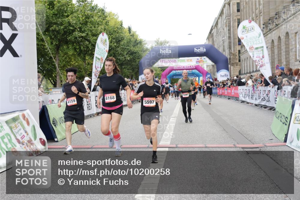 06.09.2026 - CURREX Alsterlauf Yannick Fuchs http://msf.ph/oto/10200258 06.09.2026 10:08:01 Ziel 2933, 3296, 3666, 3757, 3758, 3915, 3916, 3932, 4159, 4841, 5256, 5290, 5324, 5588, 5597, 6168, 6361, 6395 meine-sportfotos.de
