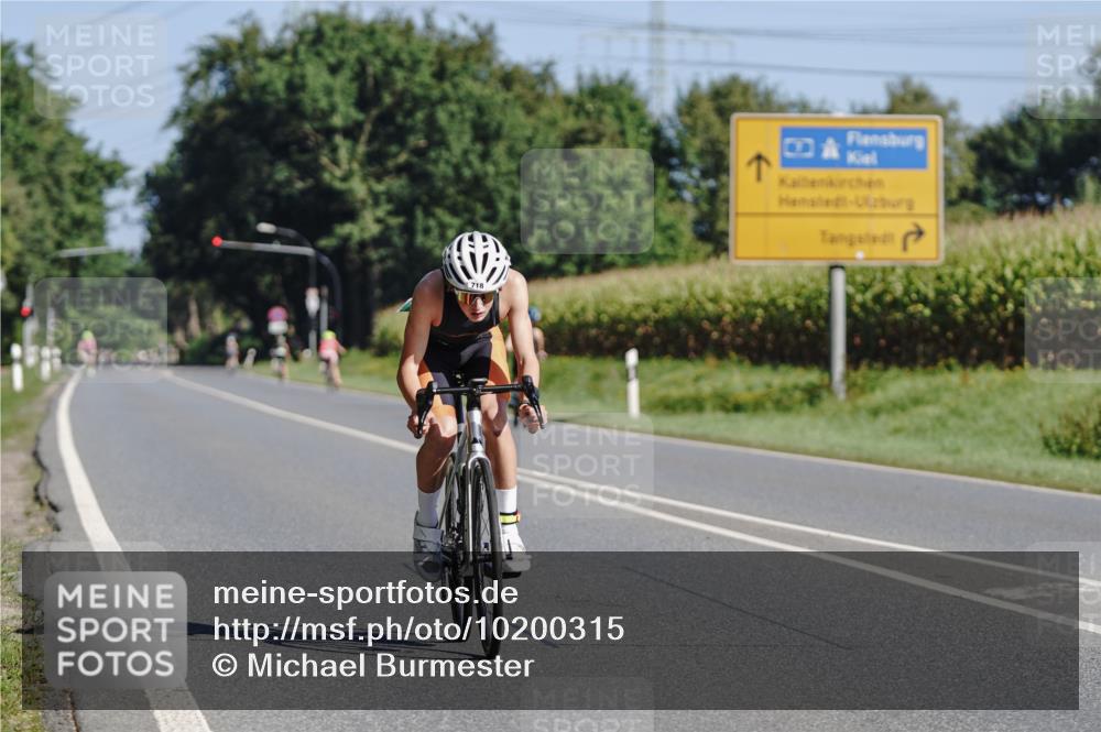06.09.2026 - 20. Norderstedt Triathlon Michael Burmester http://msf.ph/oto/10200315 06.09.2026 10:33:55 Radfahren 718, 756 meine-sportfotos.de