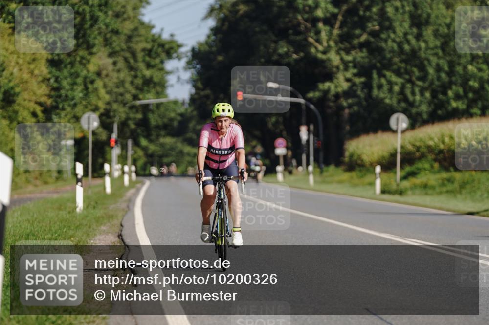 06.09.2026 - 20. Norderstedt Triathlon Michael Burmester http://msf.ph/oto/10200326 06.09.2026 10:34:15 Radfahren 1228 meine-sportfotos.de