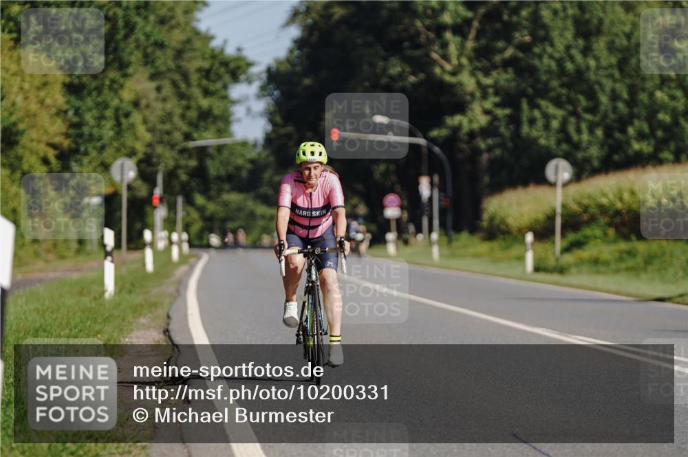 06.09.2026 - 20. Norderstedt Triathlon Michael Burmester http://msf.ph/oto/10200331 06.09.2026 10:34:15 Radfahren 1228 meine-sportfotos.de