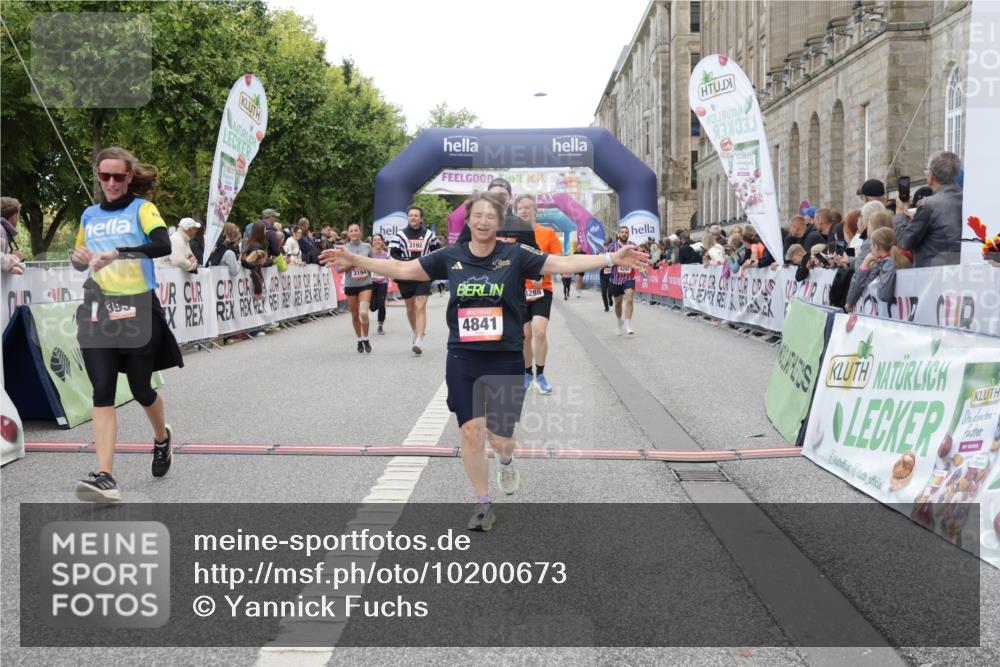 06.09.2026 - CURREX Alsterlauf Yannick Fuchs http://msf.ph/oto/10200673 06.09.2026 10:08:06 Ziel 2390, 2407, 3192, 3193, 3194, 3298, 3666, 4159, 4292, 4727, 4841, 5049, 5256, 5290, 5597, 6168, 6361, 6395 meine-sportfotos.de