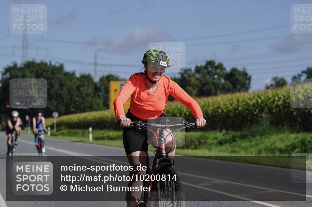 06.09.2026 - 20. Norderstedt Triathlon Michael Burmester http://msf.ph/oto/10200814 06.09.2026 10:36:49 Radfahren 702, 703, 1504 meine-sportfotos.de
