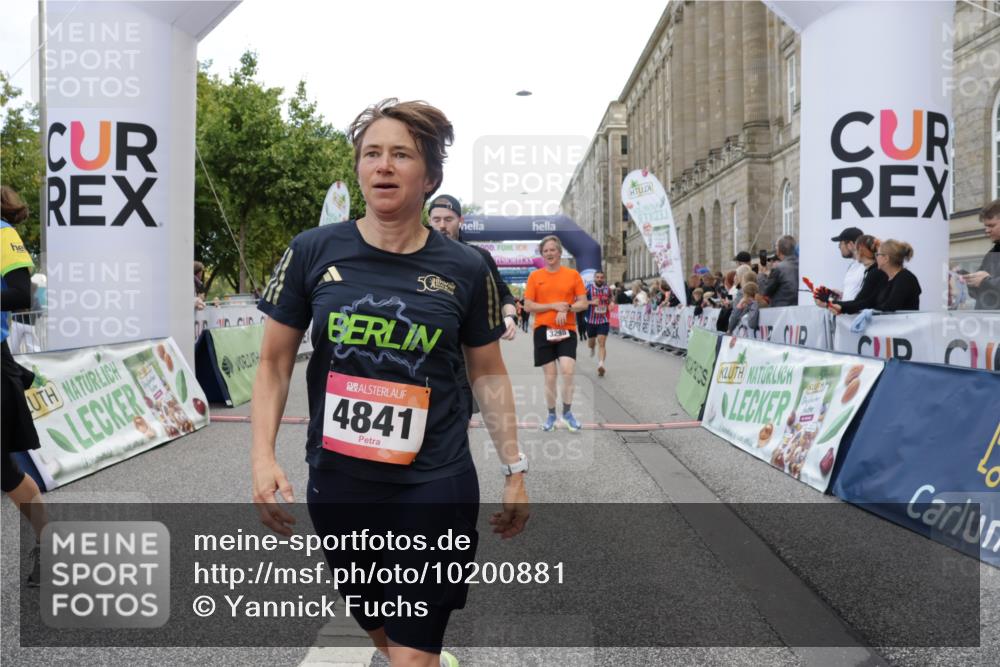 06.09.2026 - CURREX Alsterlauf Yannick Fuchs http://msf.ph/oto/10200881 06.09.2026 10:08:08 Ziel 2363, 2390, 2407, 2785, 3192, 3193, 3194, 3298, 3666, 4159, 4292, 4727, 4841, 5049, 5256, 5290, 5597, 6168, 6361, 6395 meine-sportfotos.de