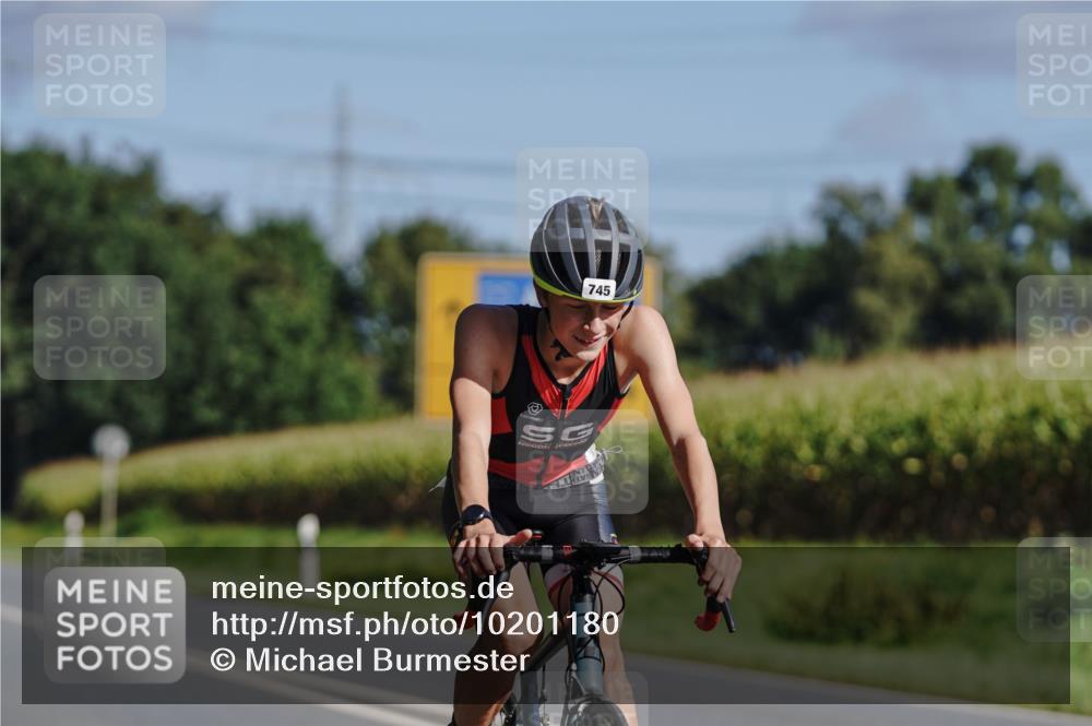 06.09.2026 - 20. Norderstedt Triathlon Michael Burmester http://msf.ph/oto/10201180 06.09.2026 10:39:20 Radfahren 720, 745 meine-sportfotos.de