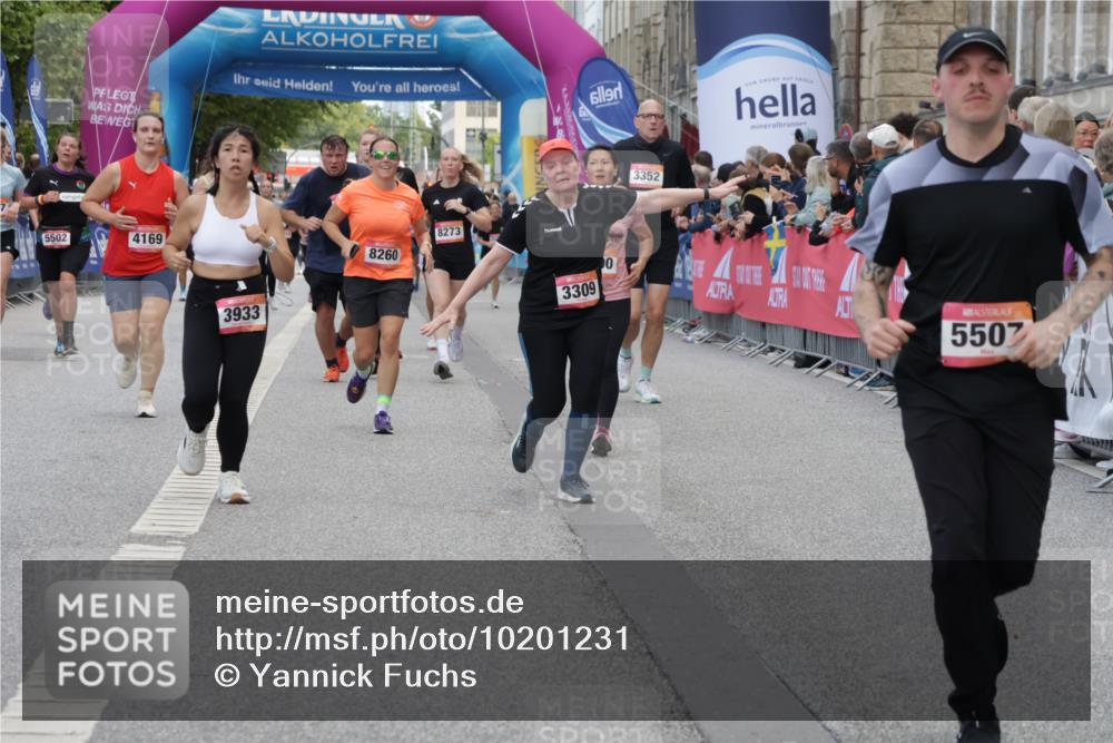 06.09.2026 - CURREX Alsterlauf Yannick Fuchs http://msf.ph/oto/10201231 06.09.2026 10:08:13 Ziel 2363, 2390, 2407, 2785, 3192, 3193, 3194, 3200, 3298, 3309, 3933, 4292, 4590, 4727, 4841, 5049, 5507, 6395, 8258, 8260 meine-sportfotos.de