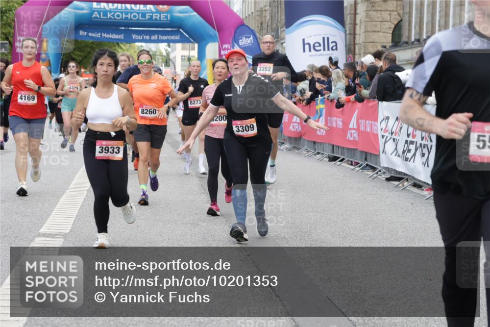 06.09.2026 - CURREX Alsterlauf Yannick Fuchs http://msf.ph/oto/10201353 06.09.2026 10:08:14 Ziel 2363, 2390, 2407, 2785, 3192, 3193, 3194, 3200, 3298, 3309, 3933, 4169, 4292, 4590, 4727, 5049, 5507, 8258, 8260 meine-sportfotos.de