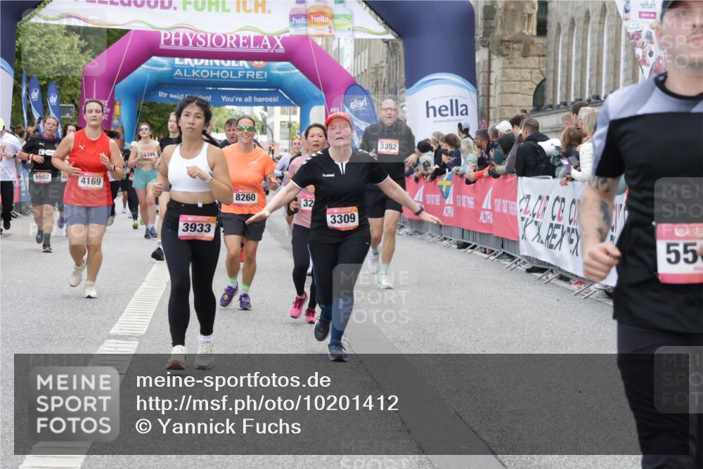 06.09.2026 - CURREX Alsterlauf Yannick Fuchs http://msf.ph/oto/10201412 06.09.2026 10:08:14 Ziel 2363, 2390, 2407, 2785, 3192, 3193, 3194, 3200, 3298, 3309, 3933, 4169, 4292, 4590, 4727, 5049, 5507, 8258, 8260 meine-sportfotos.de