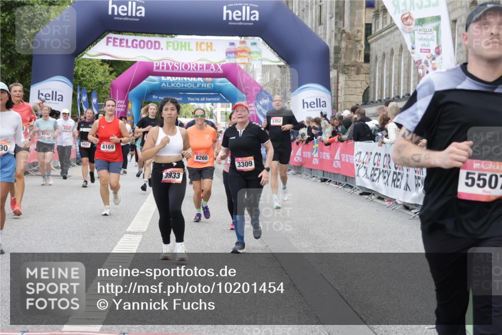 06.09.2026 - CURREX Alsterlauf Yannick Fuchs http://msf.ph/oto/10201454 06.09.2026 10:08:14 Ziel 2363, 2390, 2407, 2785, 3192, 3193, 3194, 3200, 3298, 3309, 3933, 4169, 4292, 4590, 4727, 5049, 5507, 8258, 8260 meine-sportfotos.de