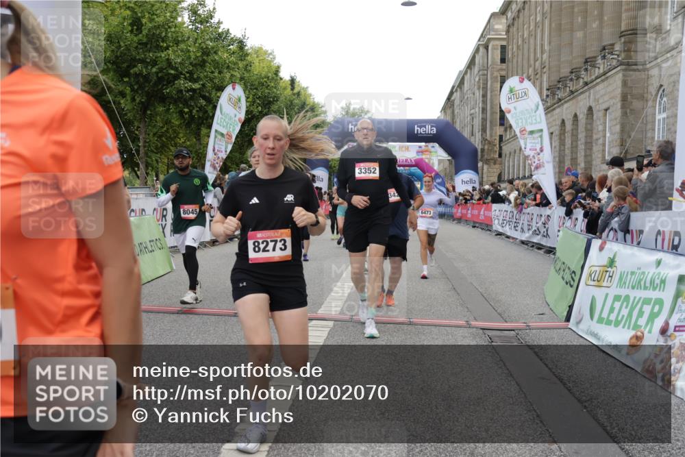 06.09.2026 - CURREX Alsterlauf Yannick Fuchs http://msf.ph/oto/10202070 06.09.2026 10:08:20 Ziel 2155, 2363, 2440, 2504, 2785, 3200, 3309, 3352, 3933, 4146, 4169, 4247, 4399, 4447, 4590, 5342, 5502, 5507, 5582, 6473, 8045, 8258, 8260, 8297 meine-sportfotos.de