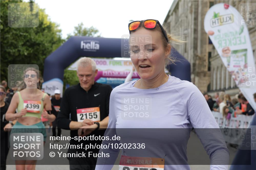 06.09.2026 - CURREX Alsterlauf Yannick Fuchs http://msf.ph/oto/10202336 06.09.2026 10:08:24 Ziel 2035, 2080, 2105, 2155, 2440, 2504, 3200, 3309, 3352, 3390, 4146, 4169, 4247, 4399, 4447, 5342, 5502, 5582, 6473, 8045, 8258, 8260, 8297 meine-sportfotos.de