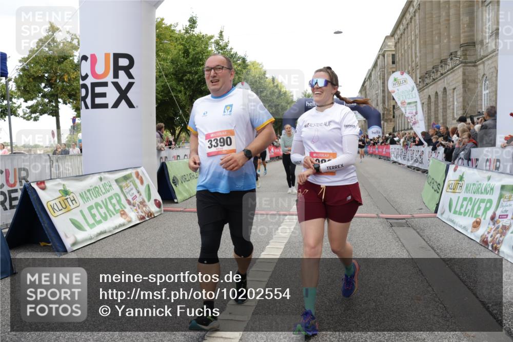 06.09.2026 - CURREX Alsterlauf Yannick Fuchs http://msf.ph/oto/10202554 06.09.2026 10:08:27 Ziel 2035, 2080, 2105, 2155, 2440, 2504, 3093, 3352, 3390, 4146, 4247, 4399, 4447, 4476, 5030, 5342, 5502, 5582, 5854, 6230, 6473, 8045, 8297 meine-sportfotos.de