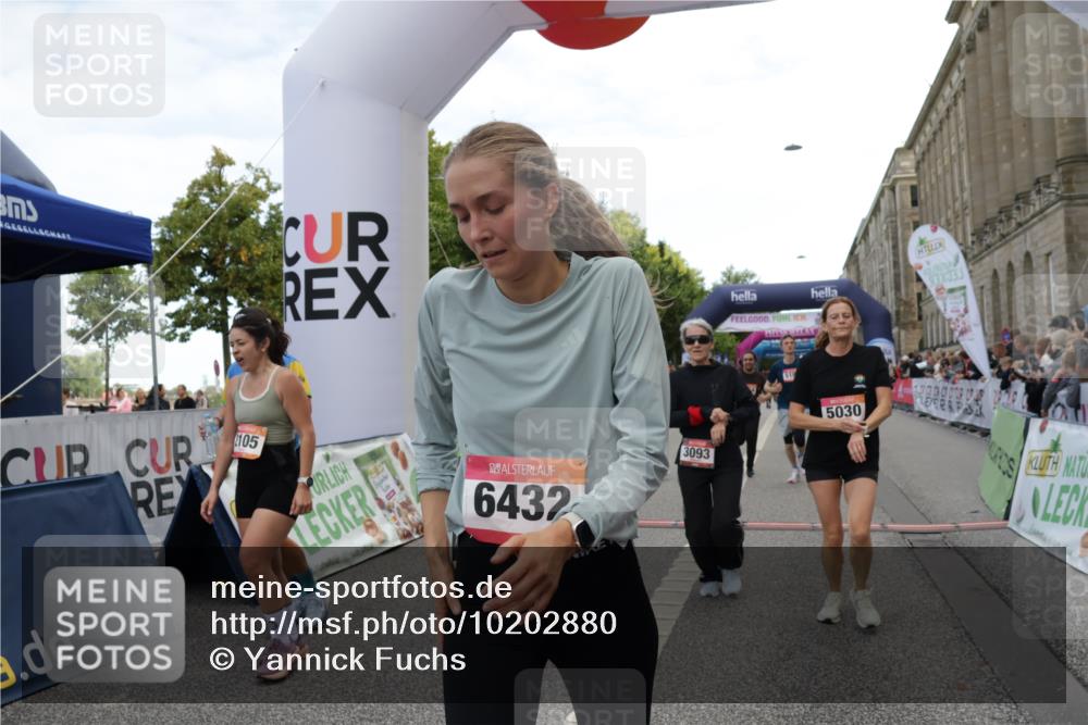 06.09.2026 - CURREX Alsterlauf Yannick Fuchs http://msf.ph/oto/10202880 06.09.2026 10:08:31 Ziel 2035, 2080, 2105, 2155, 2504, 3082, 3093, 3390, 3888, 3889, 4399, 4447, 4476, 4651, 5030, 5140, 5582, 5854, 6230 meine-sportfotos.de