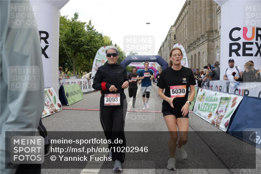 06.09.2026 - CURREX Alsterlauf Yannick Fuchs http://msf.ph/oto/10202946 06.09.2026 10:08:32 Ziel 2035, 2080, 2105, 2491, 2504, 3082, 3093, 3390, 3888, 3889, 4399, 4447, 4476, 4651, 5030, 5140, 5582, 5854, 6230 meine-sportfotos.de