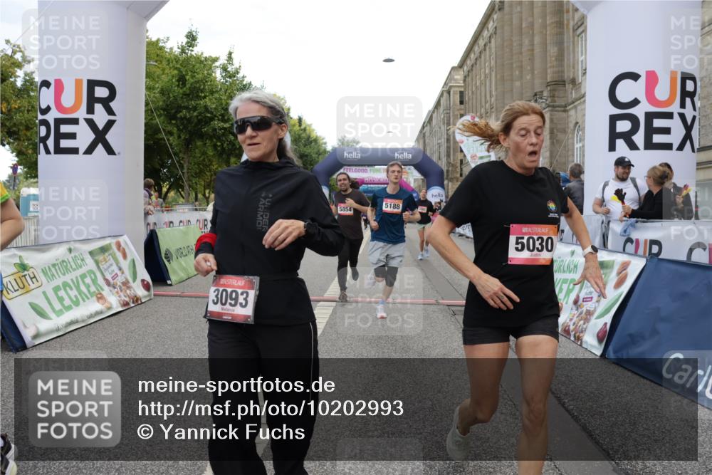 06.09.2026 - CURREX Alsterlauf Yannick Fuchs http://msf.ph/oto/10202993 06.09.2026 10:08:32 Ziel 2035, 2080, 2105, 2491, 2504, 3082, 3093, 3390, 3888, 3889, 4399, 4447, 4476, 4651, 5030, 5140, 5582, 5854, 6230 meine-sportfotos.de