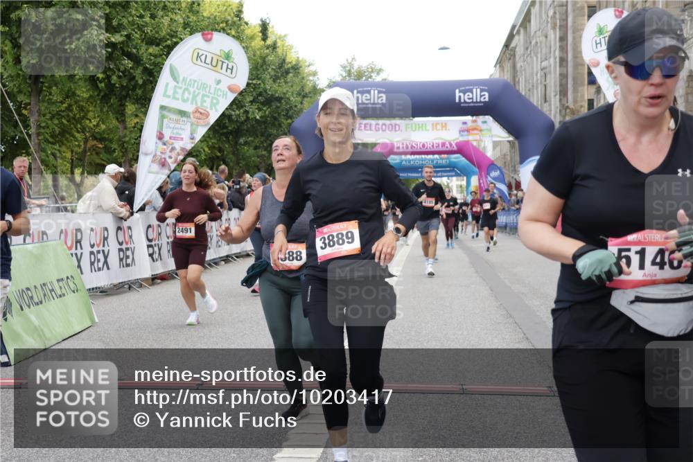 06.09.2026 - CURREX Alsterlauf Yannick Fuchs http://msf.ph/oto/10203417 06.09.2026 10:08:35 Ziel 2035, 2105, 2491, 3082, 3093, 3482, 3836, 3888, 3889, 4185, 4476, 4651, 5030, 5140, 5233, 5550, 5854, 6230 meine-sportfotos.de