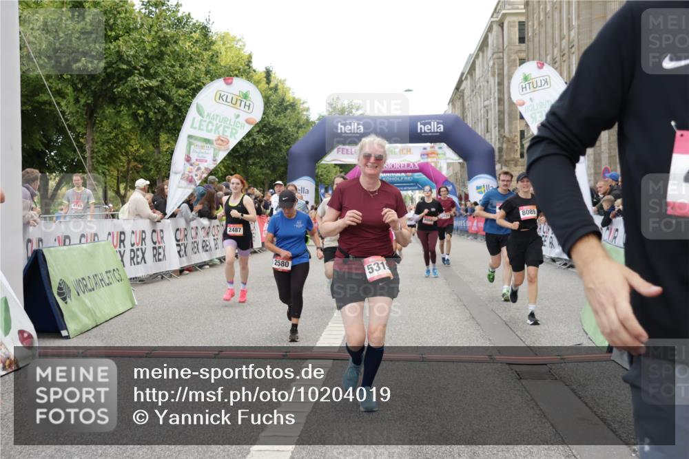 06.09.2026 - CURREX Alsterlauf Yannick Fuchs http://msf.ph/oto/10204019 06.09.2026 10:08:42 Ziel 2374, 2450, 2487, 2491, 2580, 3086, 3400, 3482, 3811, 3812, 3836, 3888, 3889, 4115, 4129, 4185, 4233, 4651, 5130, 5233, 5319, 5550, 5985, 8089 meine-sportfotos.de