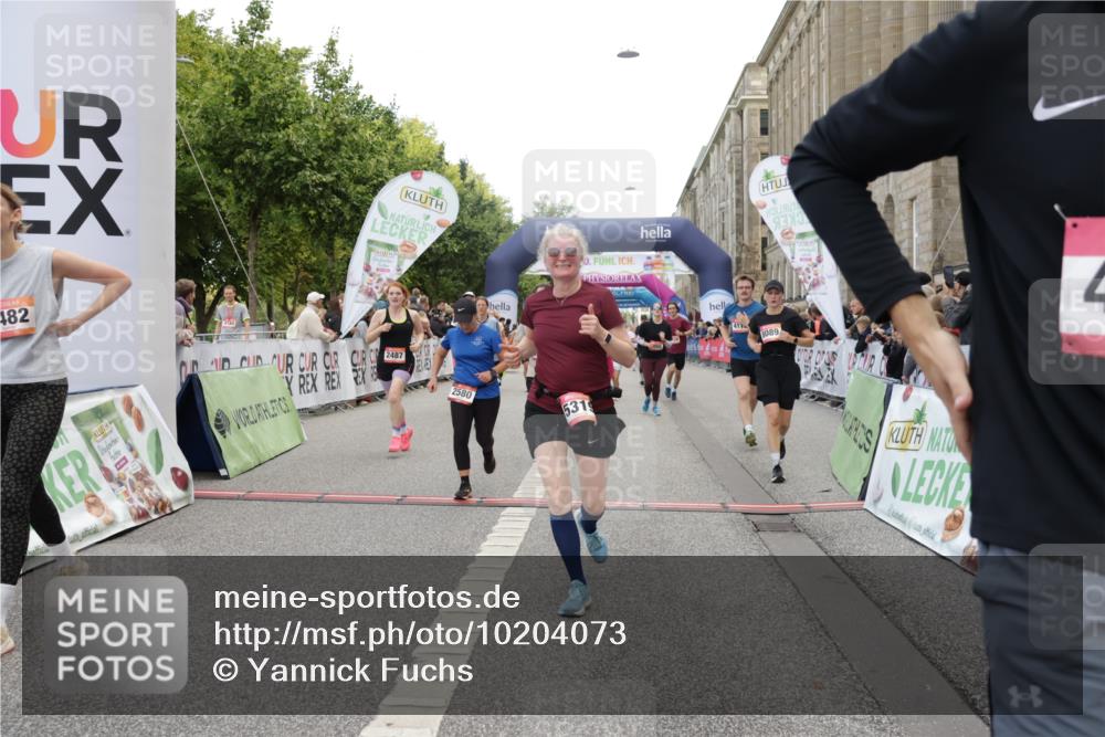 06.09.2026 - CURREX Alsterlauf Yannick Fuchs http://msf.ph/oto/10204073 06.09.2026 10:08:42 Ziel 2374, 2450, 2487, 2491, 2580, 3086, 3400, 3482, 3811, 3812, 3836, 3888, 3889, 4115, 4129, 4185, 4233, 4651, 5130, 5233, 5319, 5550, 5985, 8089 meine-sportfotos.de
