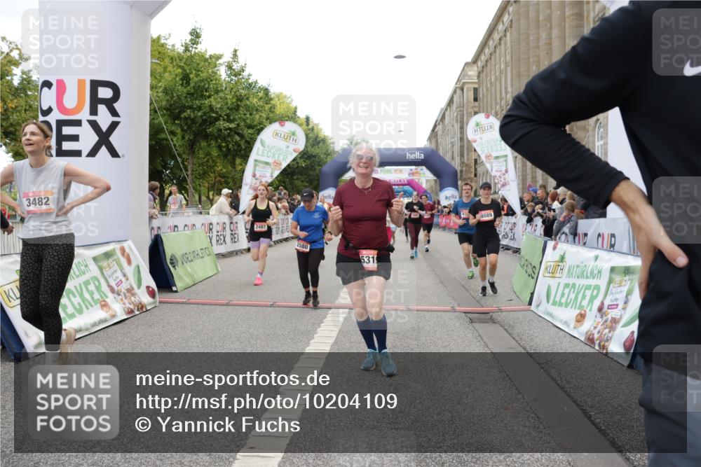 06.09.2026 - CURREX Alsterlauf Yannick Fuchs http://msf.ph/oto/10204109 06.09.2026 10:08:42 Ziel 2374, 2450, 2487, 2491, 2580, 3086, 3400, 3482, 3811, 3812, 3836, 3888, 3889, 4115, 4129, 4185, 4233, 4651, 5130, 5233, 5319, 5550, 5985, 8089 meine-sportfotos.de