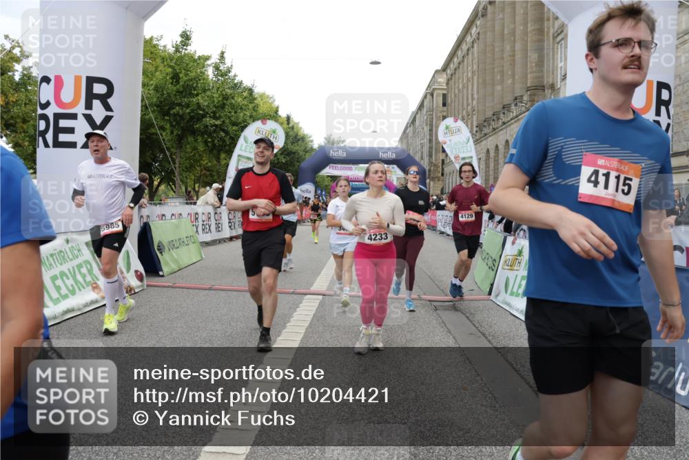 06.09.2026 - CURREX Alsterlauf Yannick Fuchs http://msf.ph/oto/10204421 06.09.2026 10:08:46 Ziel 2374, 2450, 2487, 2580, 3086, 3400, 3482, 3540, 3811, 3812, 3836, 4115, 4129, 4185, 4233, 4746, 5130, 5233, 5319, 5367, 5550, 5985, 8089 meine-sportfotos.de
