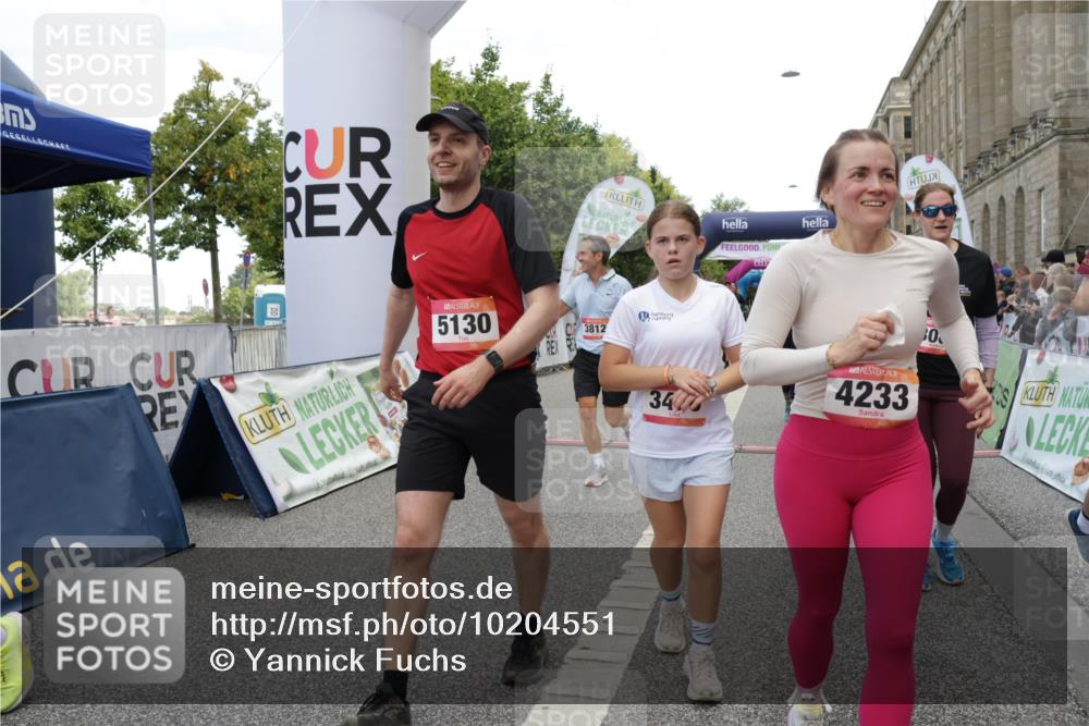 06.09.2026 - CURREX Alsterlauf Yannick Fuchs http://msf.ph/oto/10204551 06.09.2026 10:08:47 Ziel 2374, 2450, 2487, 2580, 3086, 3400, 3482, 3540, 3811, 3812, 3836, 4115, 4129, 4185, 4233, 4274, 4746, 5125, 5130, 5319, 5367, 5985, 8089 meine-sportfotos.de
