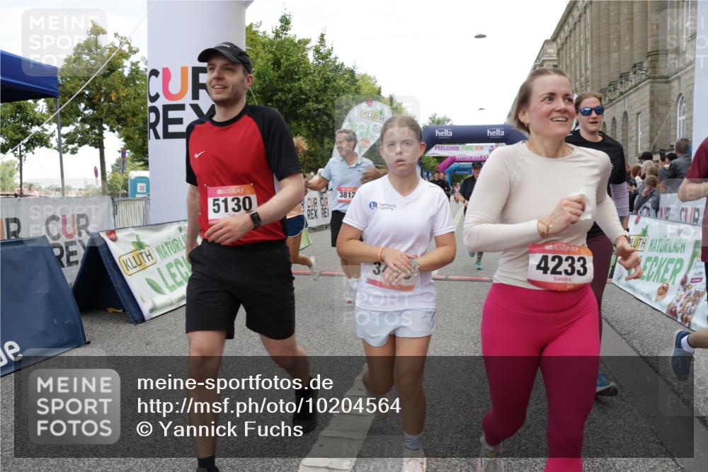 06.09.2026 - CURREX Alsterlauf Yannick Fuchs http://msf.ph/oto/10204564 06.09.2026 10:08:47 Ziel 2374, 2450, 2487, 2580, 3086, 3400, 3482, 3540, 3811, 3812, 3836, 4115, 4129, 4185, 4233, 4274, 4746, 5125, 5130, 5319, 5367, 5985, 8089 meine-sportfotos.de