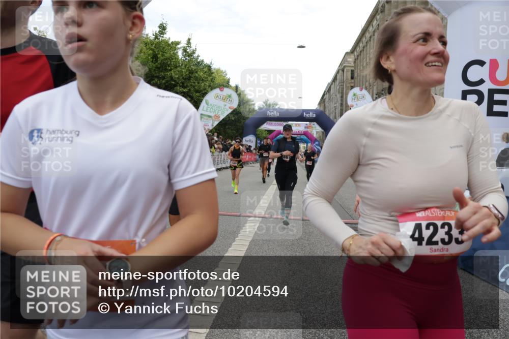 06.09.2026 - CURREX Alsterlauf Yannick Fuchs http://msf.ph/oto/10204594 06.09.2026 10:08:48 Ziel 2374, 2450, 2487, 2580, 3086, 3400, 3540, 3811, 3812, 4115, 4129, 4233, 4274, 4746, 5125, 5130, 5319, 5367, 5985, 8089 meine-sportfotos.de
