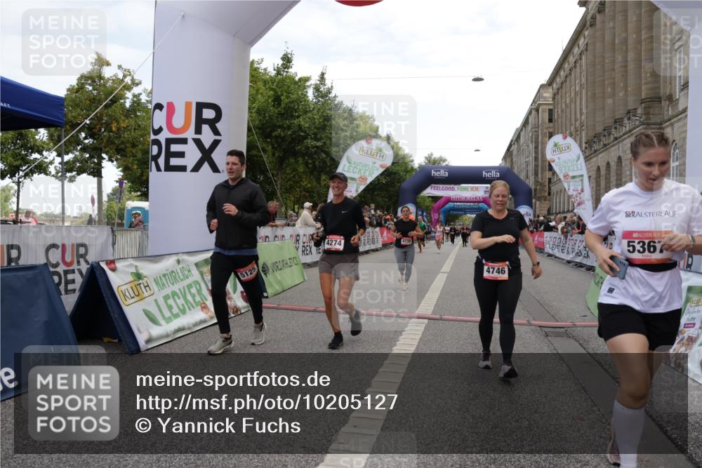 06.09.2026 - CURREX Alsterlauf Yannick Fuchs http://msf.ph/oto/10205127 06.09.2026 10:08:52 Ziel 2777, 3086, 3400, 3540, 3811, 3812, 4129, 4233, 4274, 4738, 4746, 5125, 5130, 5367, 5985, 6488 meine-sportfotos.de