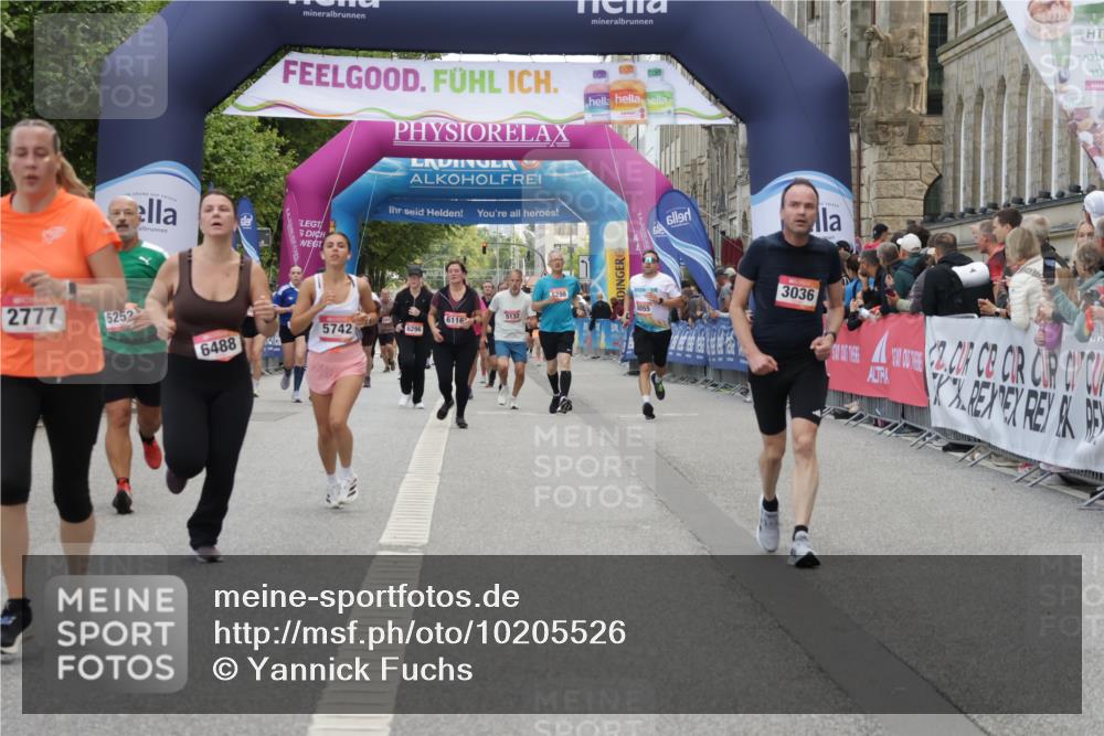 06.09.2026 - CURREX Alsterlauf Yannick Fuchs http://msf.ph/oto/10205526 06.09.2026 10:08:55 Ziel 2777, 3036, 3540, 4274, 4738, 4746, 5125, 5252, 5367, 5742, 6488 meine-sportfotos.de