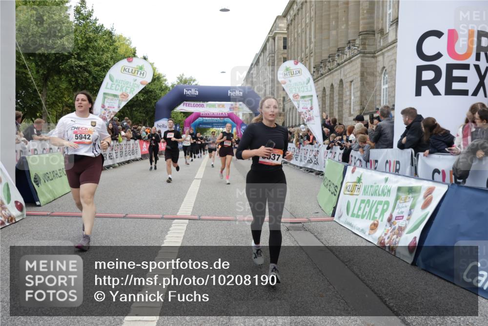 06.09.2026 - CURREX Alsterlauf Yannick Fuchs http://msf.ph/oto/10208190 06.09.2026 10:09:10 Ziel 2519, 2679, 2681, 3241, 3637, 4021, 5007, 5113, 5132, 5758, 5794, 5798, 5942, 6263, 6296, 6340, 6460, 6487 meine-sportfotos.de