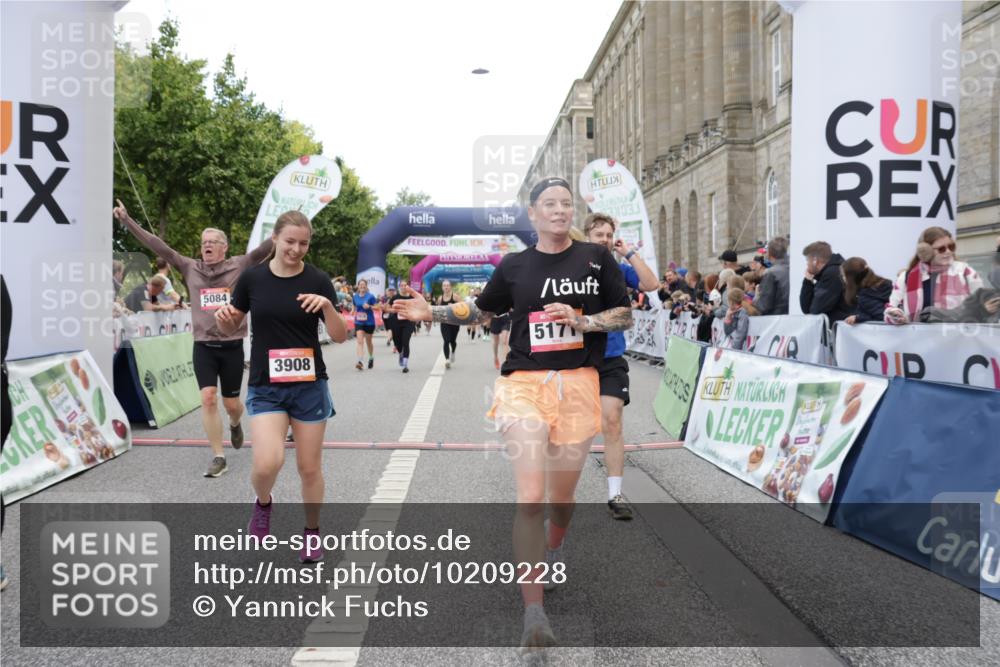 06.09.2026 - CURREX Alsterlauf Yannick Fuchs http://msf.ph/oto/10209228 06.09.2026 10:09:16 Ziel 2919, 3241, 3332, 3573, 3637, 5007, 5084, 5113, 5126, 5171, 5758, 5794, 5913, 5942, 6263, 8076 meine-sportfotos.de